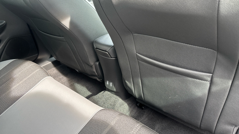 Vauxhall Mokka 100kW Design 50kWh 5dr Auto Electric Hatchback